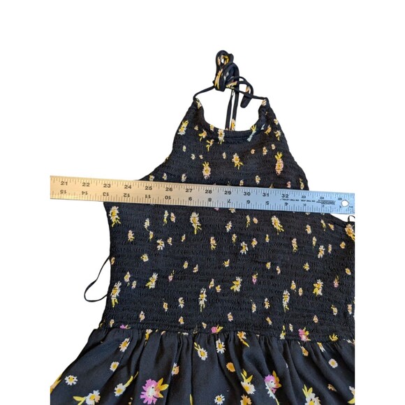 PATRONS OF PEACE Women's Medium Floral Halter Top with Ruffle Bottom - Picture 4 of 7